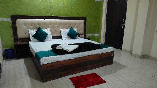 Ballabgarh Hotel | Hotel O Rana Guest House
