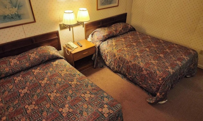 Lewisburg Apartamento | Hotel O Relax Inn Lewisburg near I-64