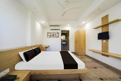 Indore Hotel | Hotel O V K HOTEL And Hostal Associate