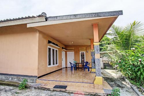 Jerowaru Hotel | Hotel O Zahira Homestay Near Ekas Surf School and Service