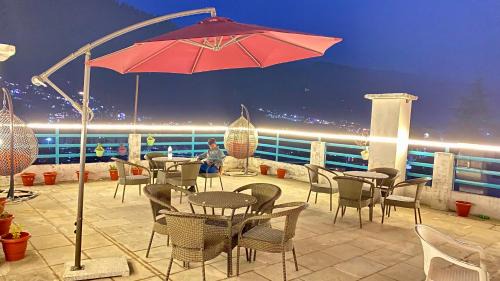 New Manali Hotel | Hotel Ocean & Meadows Open Terrace ! Mall Road Hotel !