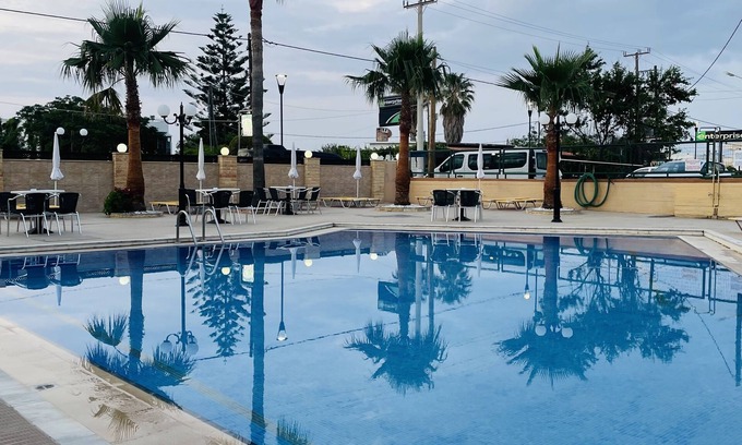 Adelianos Kampos Hotel | Hotel Palladion