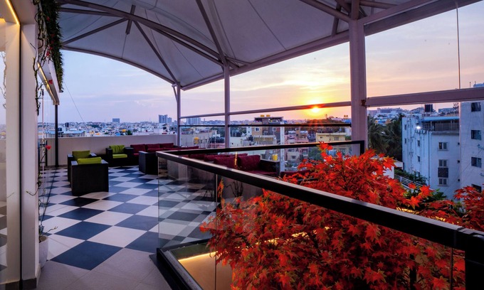 BTM Layout Hotel | Hotel Paramos Meeds