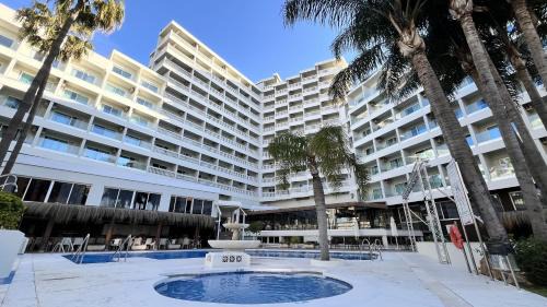 Torremolinos Hotel | Hotel Parasol by Dorobe
