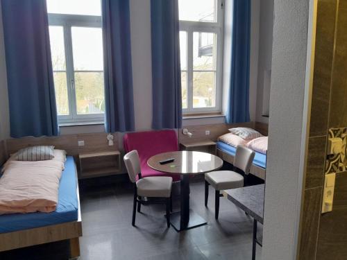 Solingen Apartamento | Hotel-Pension Schlafpunkt in Solingen