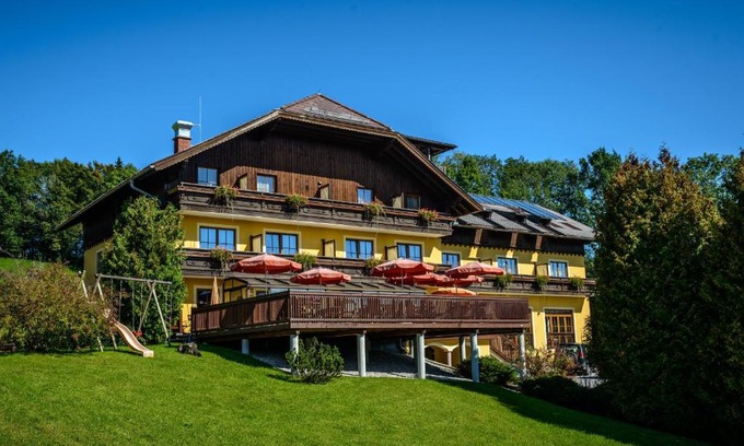 Eugendorf Casa | Hotel-Pension Schwaighofen