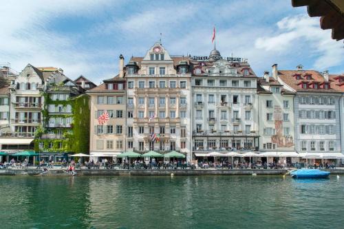 Lucerne Hotel | Hotel Pickwick and Pub "the room with a view"