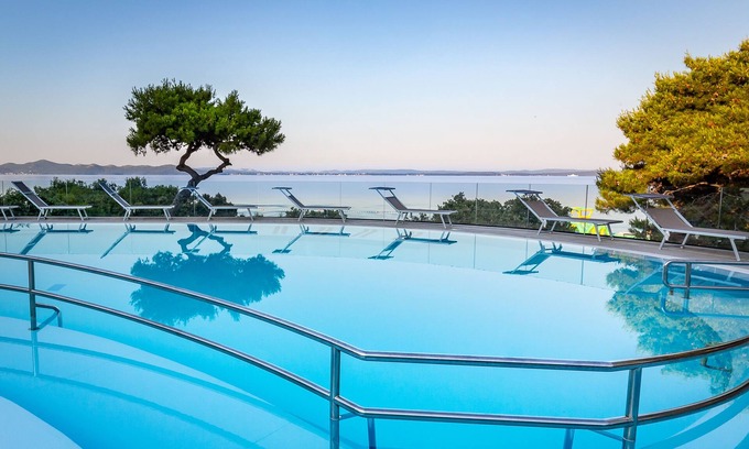 Petrcane Hotel | Hotel Pinija