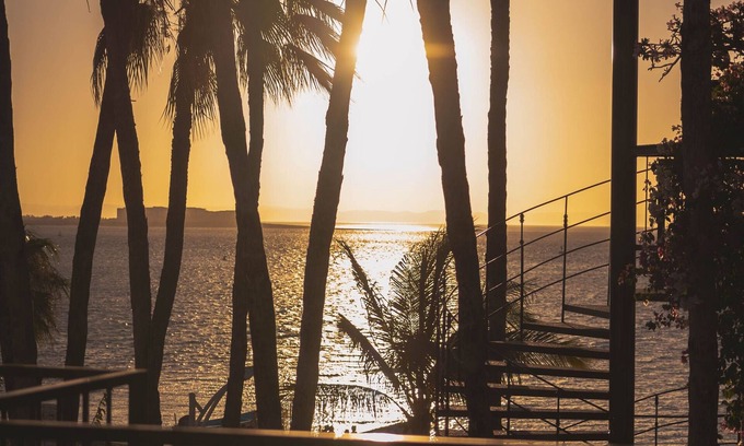 Esterito Apartamento | Hotel Posada de las Flores. Junior suite 520, Luxury and confort on the malecon