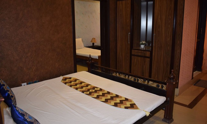G-8 Sector Casa | Hotel Pyramid International