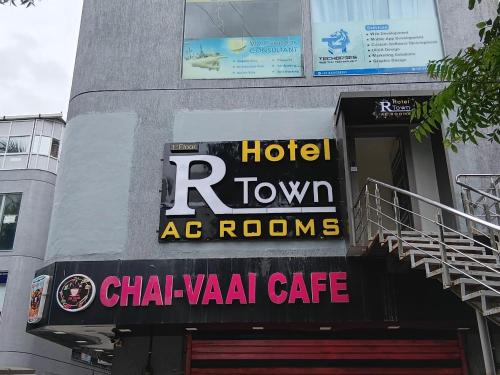 Sayajiganj Hotel | Hotel R Town