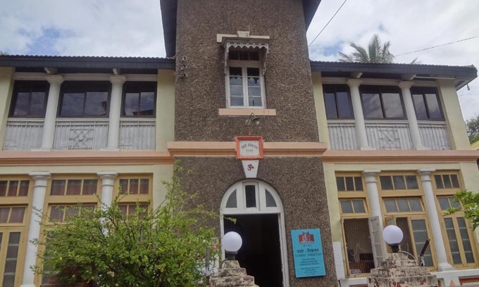 Central Pune Cabina | Hotel Rajmandir