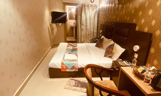 Mahipalpur Extension Casa | Hotel Red Blu