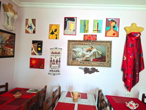 Akhaltsikhe Cama Y Desayuno | Hotel "Red House"