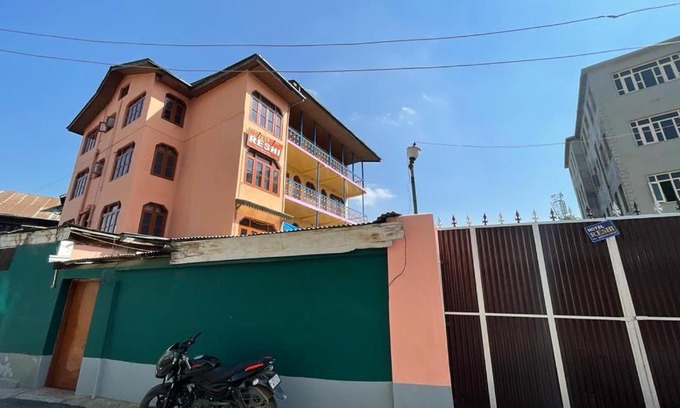 Srinagar Hotel | HOTEL RESHI