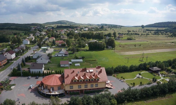 Checiny Hotel | Hotel & Restauracja Okrąglak