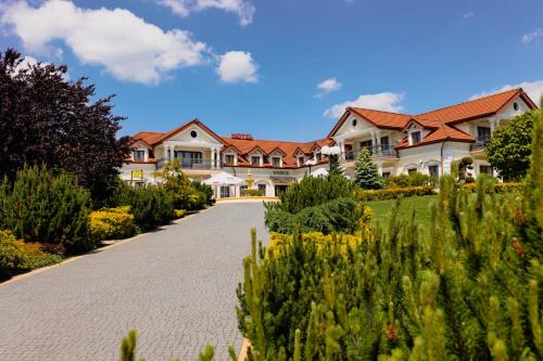Zurawica Hotel | Hotel Restauracja VILLA BOLESTRASZYCE- PRZEMYŚL