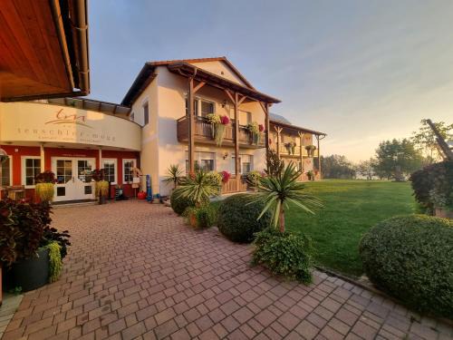 Bad Waltersdorf Hotel | Hotel-Restaurant Teuschler-Mogg Bad Waltersdorf inklusiv Genusscard