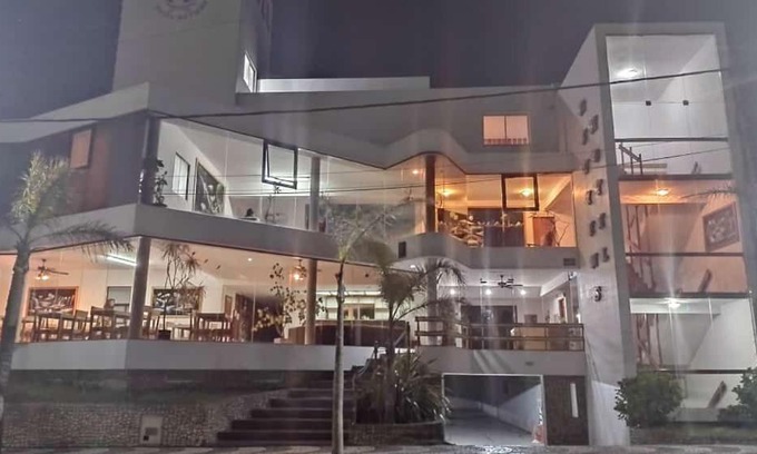 Villa Gesell Hotel | Hotel Reviens