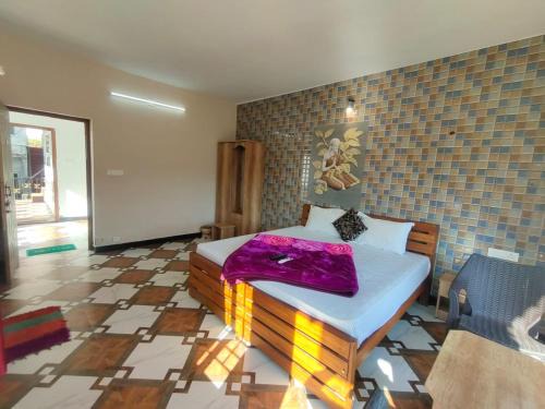 Kandal Casa | Hotel Revolve Inn