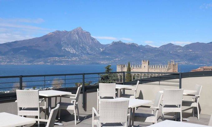 Torri del Benaco Hotel | Hotel Ristorante Al Caminetto WorldHotels Crafted Adults Only