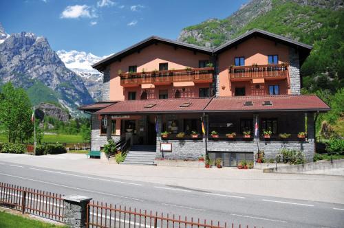 Val Masino Hotel | Hotel Ristorante Miramonti