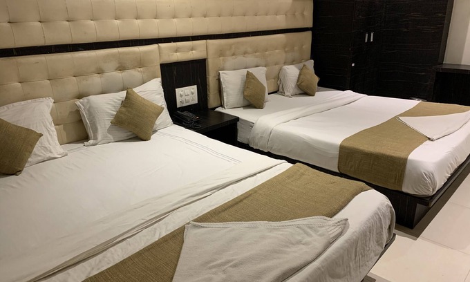 Goregaon West Hotel | Hotel Riva International - Near Nesco Center