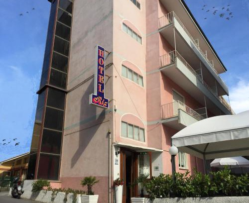 Finale Pia Hotel | Hotel Riz