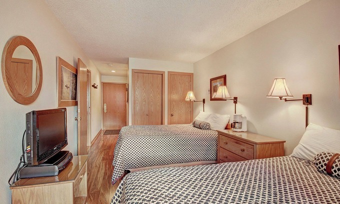 East Village at Copper Condominio | Hotel Room, Ski in/Ski out! Large Hot tub. Perfect Location FP200