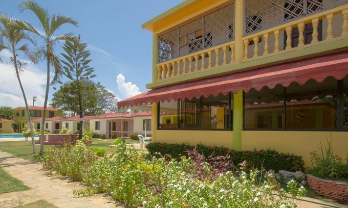 Cabarete Apartamento | Hotel room with pool, TV, safe, internet near sandy beach