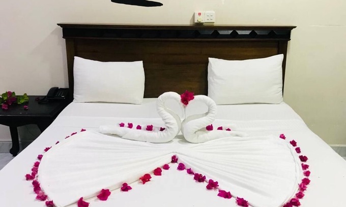 Gonawala Hotel | Hotel Royal Grand Paradise