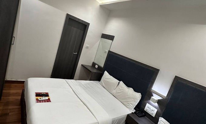 Kurla West Hotel | HOTEL ROYAL PALACE