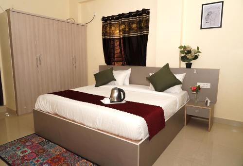 Gachibowli Apartamento | HOTEL ROYAL SUITES AND ROOMS Near AIG Hospital Gachibowli