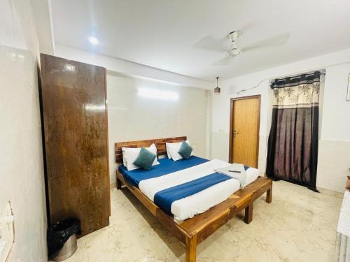 New Friends Colony Hotel | Hotel Royal Valley Near Nizamuddin
