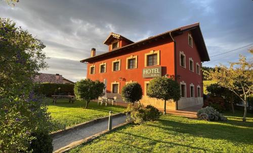 Soto del Barco Hotel | Hotel Rural Foncubierta