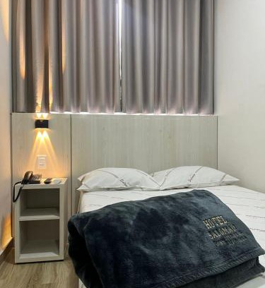 Central Zone Hotel | Hotel Salomão - Próximo a 25 de Março, Bom Retiro, Brás e Rua Santa Efigênia, a 2 minutos do Mirante Sampa Sky e pista de Skate Anhangabaú