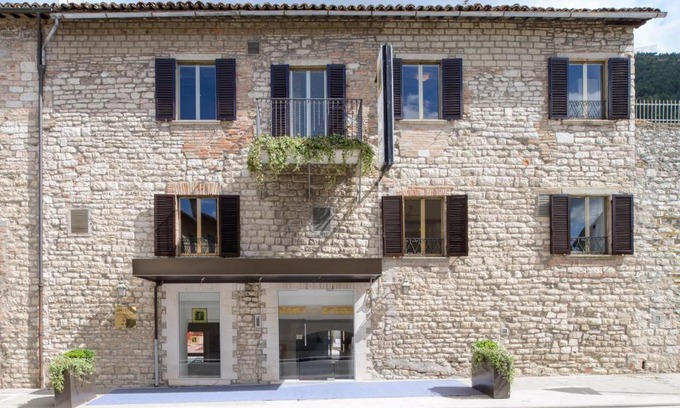 Gubbio Hotel | Hotel San Francesco e il lupo