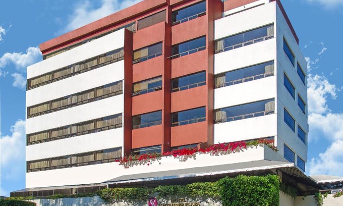Zona 10 Hotel | Hotel Santander Plaza