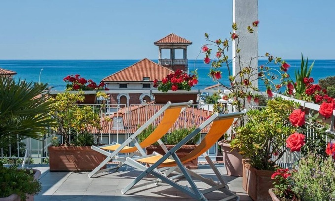 Marina di Massa Hotel | Hotel Scandinavia