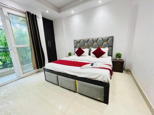 Malviya Nagar Hotel | Hotel Seven Near DLF Avenue