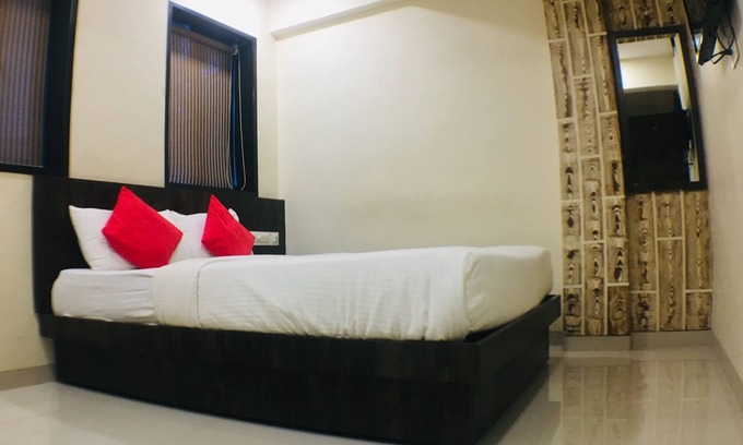 Malad East Casa | Hotel Shalimar