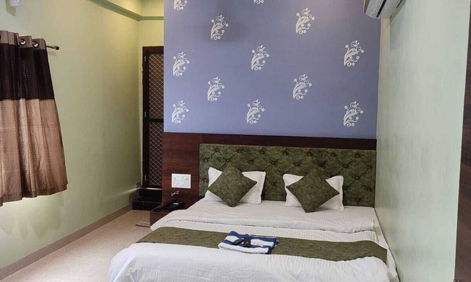 Maheshwar Hotel | Hotel Shivalay Palace