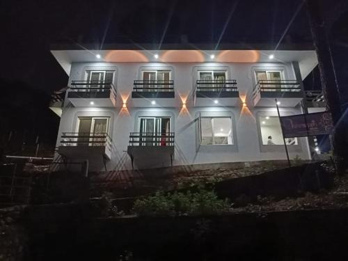 Lansdowne Hotel | Hotel Shivansh