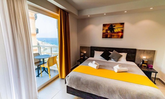 Paceville Casa | Hotel Shoreline