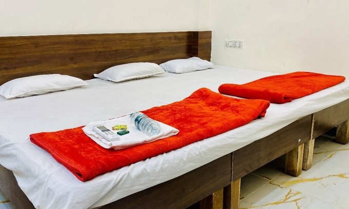 Ujjain Hotel | Hotel Shree Gajanand Palace