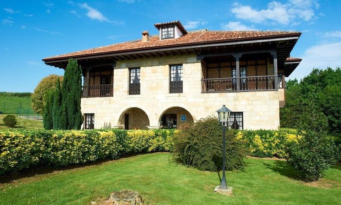 Santillana del Mar Hotel | Hotel Siglo XVIII