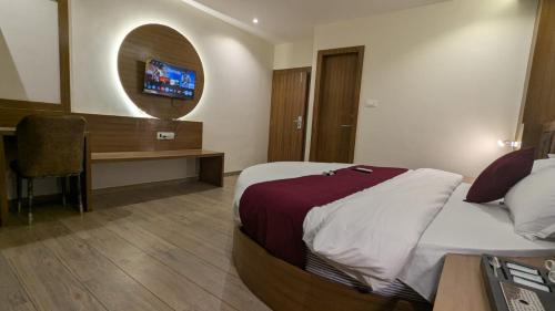 Kurla West Hotel | Hotel Silver Park
