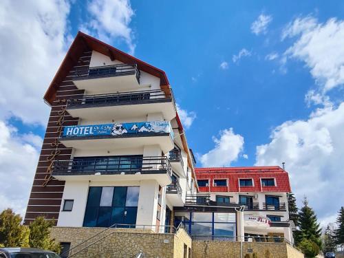 Predeal Hotel | Hotel Ski&Sky
