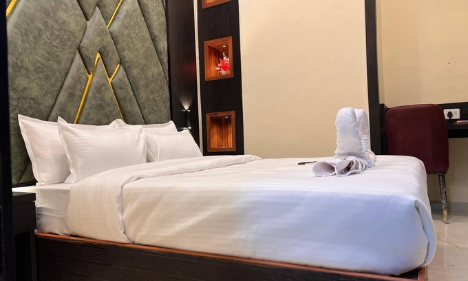 Vile Parle Hotel | Hotel Sky Suites-Sahar Cargo