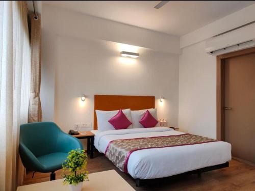 Vrindavan Hotel | Hotel Solitaire Tower - Top Rated Area- In house Parking